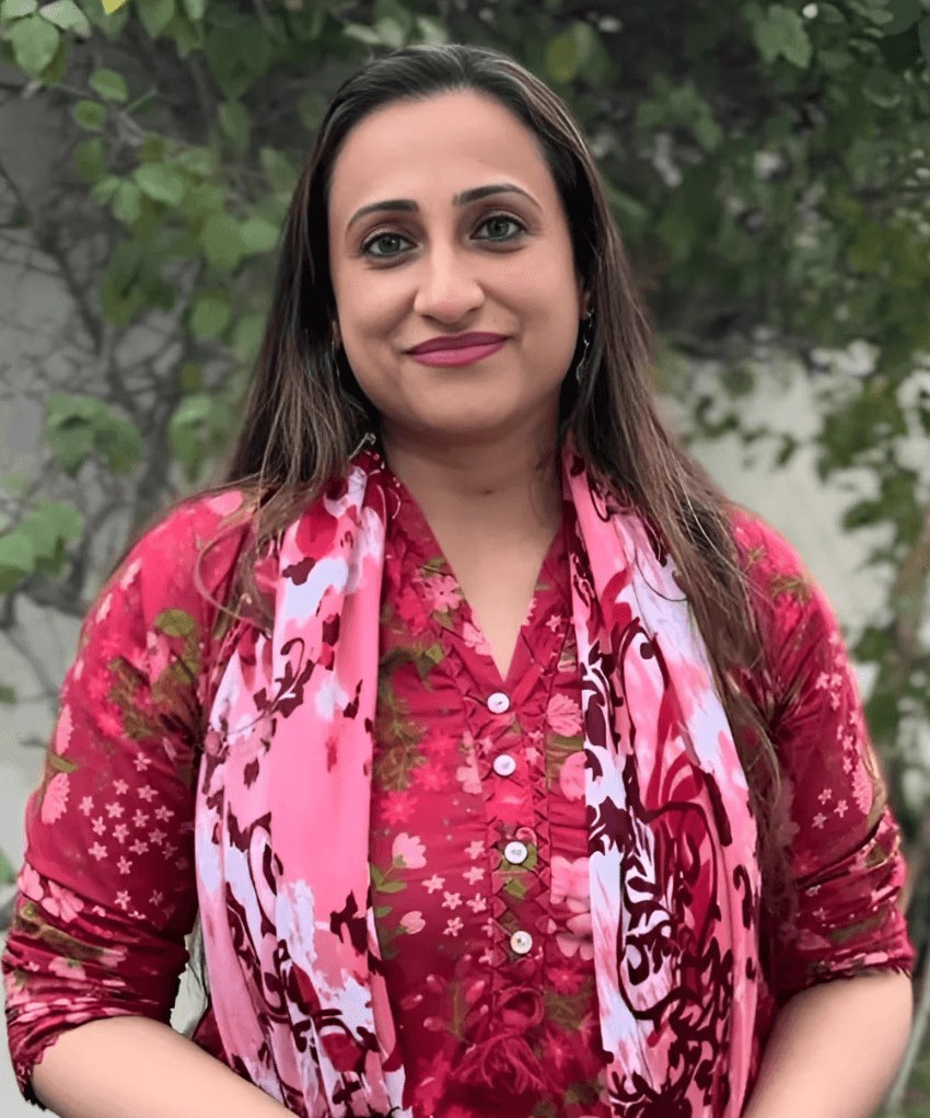 Shaista Zeeshan, black and white portrait